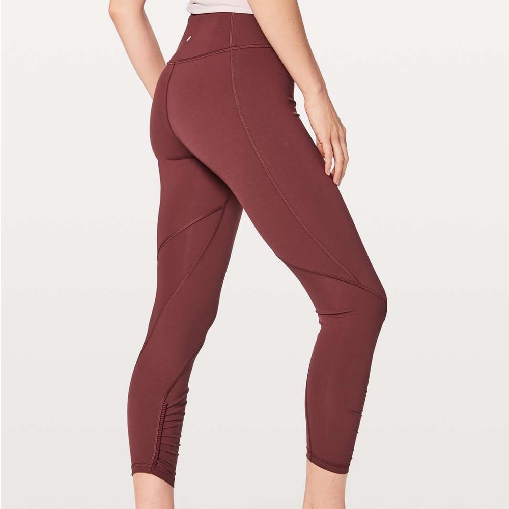 Lululemon Play Off The Pleats Tight *25"
